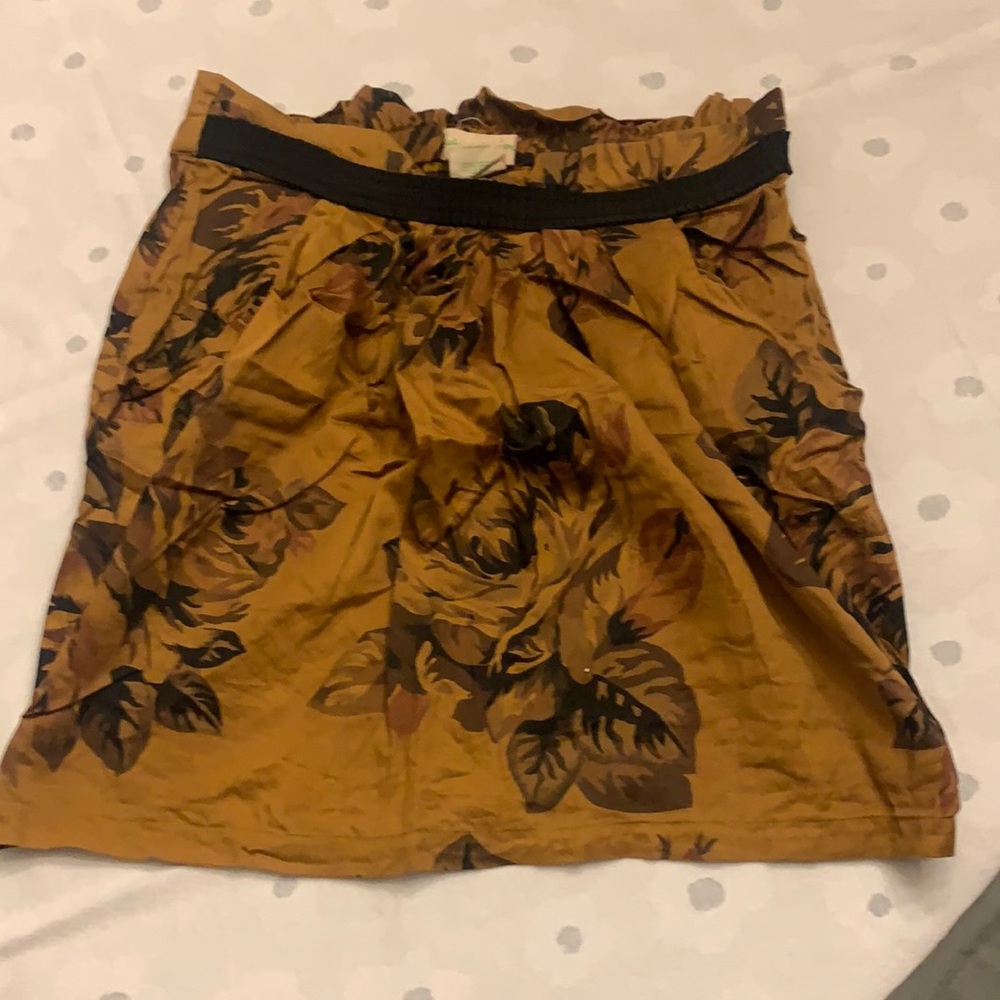 M size skirt.